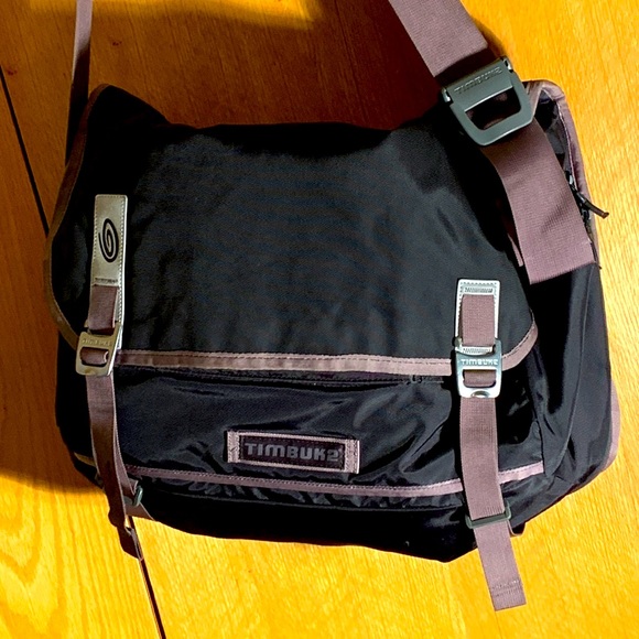 REI Handbags - Timbuk2 large Command messenger padded laptop travel bag crossbody carry on VGUC